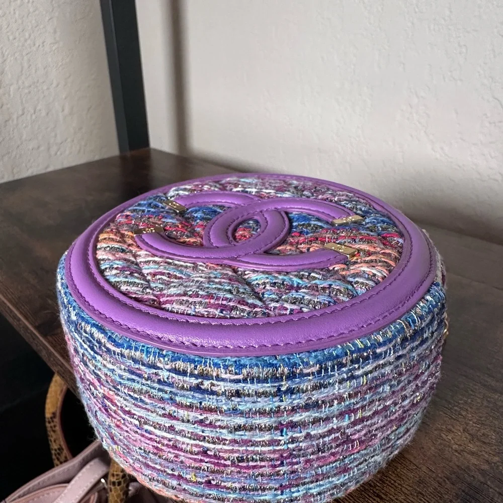 Authentic New Chanel Filigree Purple Multicolor Tweed Round Crossbody Bag - Picture 5 of 12